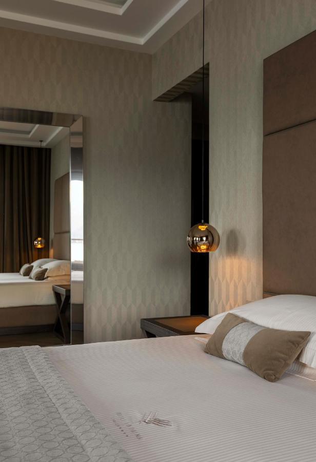 Suite Júnior Canto com Vista Lago
